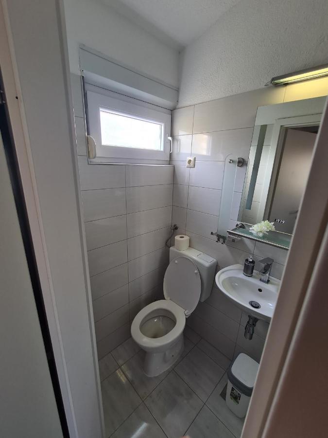 Apartments Lana - 30 M From The Sea Селине Екстериор снимка