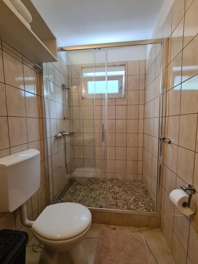 Apartments Lana - 30 M From The Sea Селине Екстериор снимка