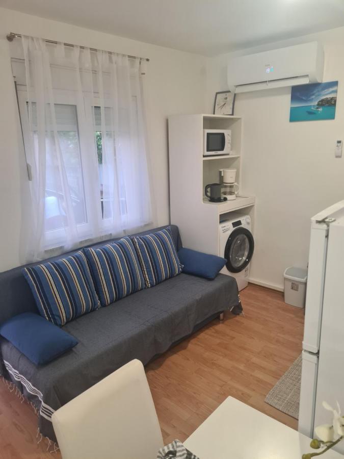 Apartments Lana - 30 M From The Sea Селине Екстериор снимка