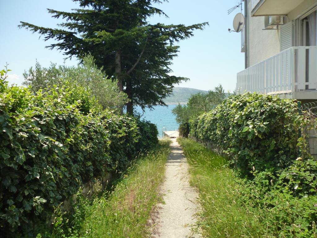 Apartments Lana - 30 M From The Sea Селине Екстериор снимка